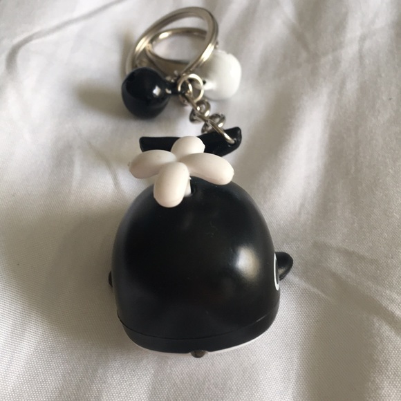 βLAST 2β Black Whale Keychainsπ³ - Picture 3 of 6